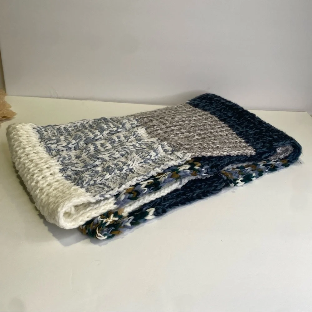 Sonoma NWT Knit SuperCozy Infinity Scarf Blue White Tan Grey One Size